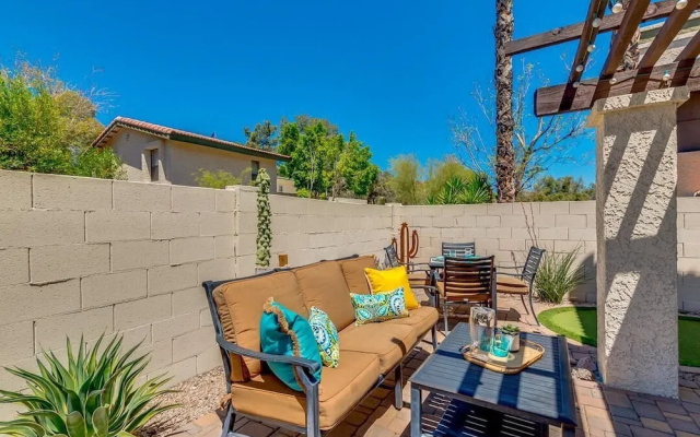 Winston - 2 Br Condo