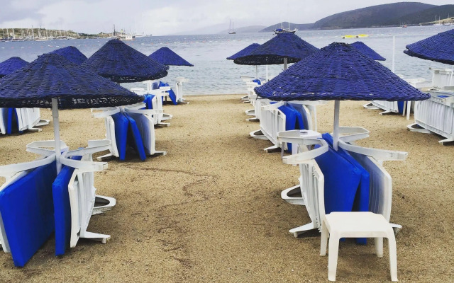 Nagi Beach Hotel