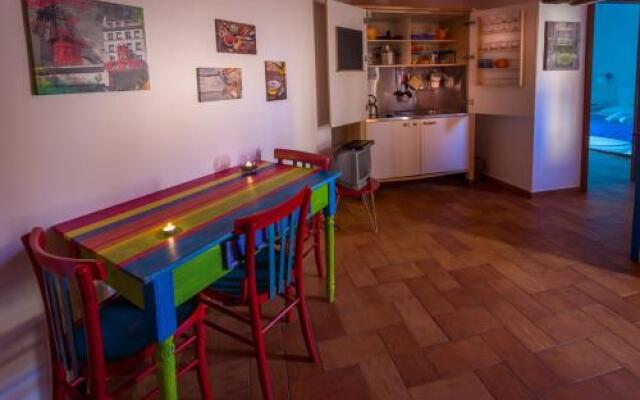 Porto Salvo Apartments