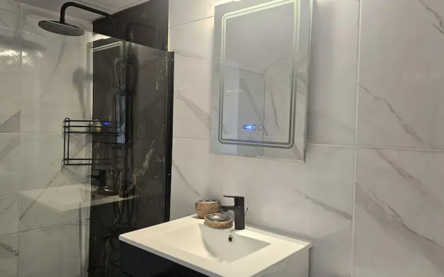 38 LCA - Stay Van Gogh Apartment