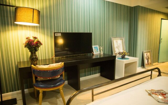 Yilu Gangwan Hotel