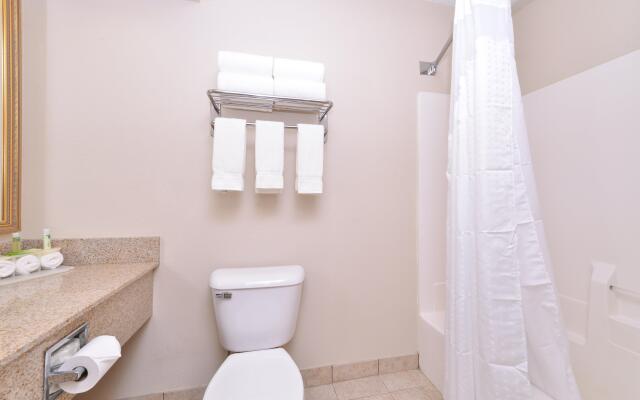 Holiday Inn Express Hotel & Suites Madison by IHG