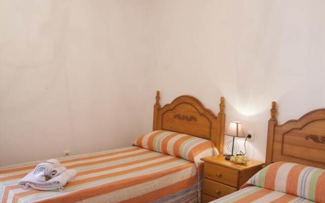 Rustic Med Castell