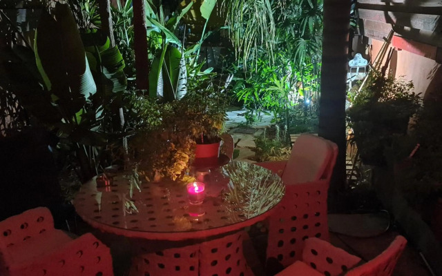 Sylvias Antique House