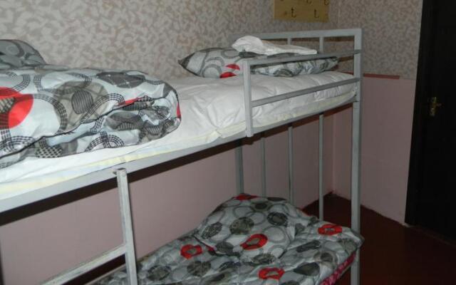 Leonidze Hostel