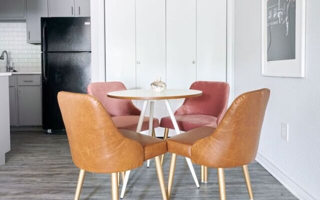 The Domain Luxury Suites by Sonder