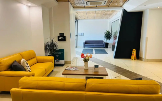 Quality Suites Central Square