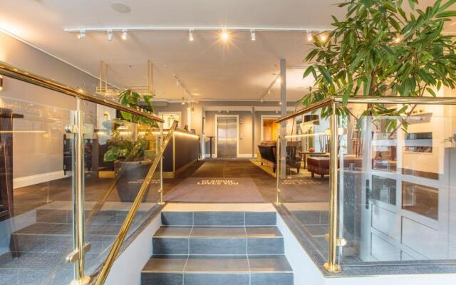 Home Hotel Uman