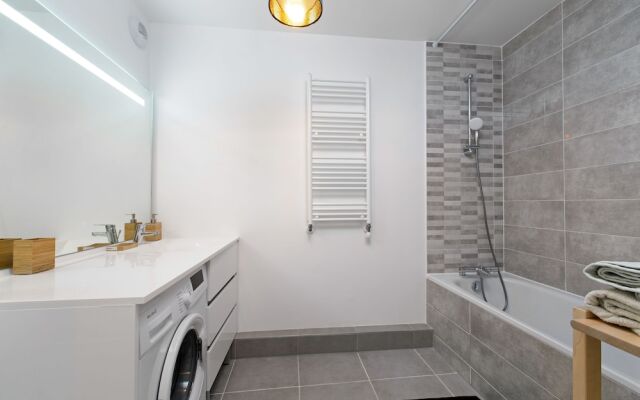 Accommodation with Parking near Paris