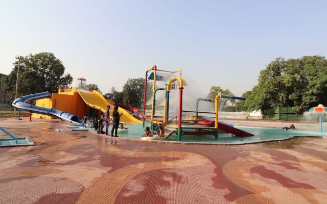 OYO 30450 Aamrapaali Water Park