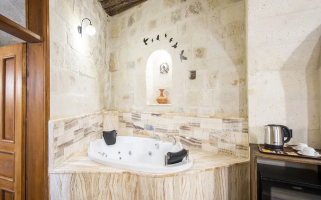 Uzay Cave Suite Hotel