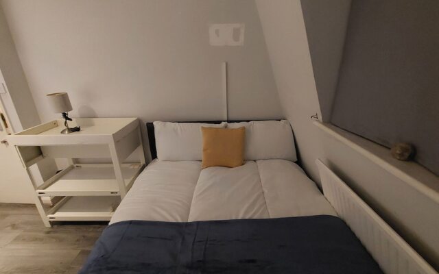 2-bed Apartment Sleeps 7 With Wi-fi
