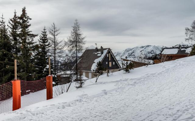 SORBUS - Contemporary Apartment in Luxury Residence