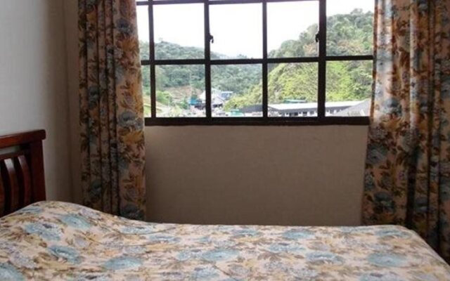 Hotel Golden Wings