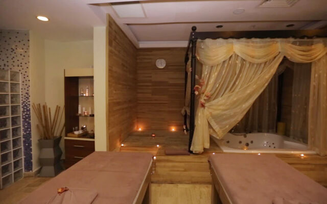 Royal Atlantis Spa & Resort