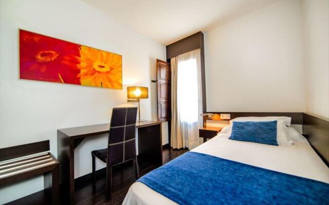 Occidental Pueblo Acantilado