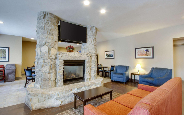 Comfort Inn & Suites Bellevue - Omaha Offutt AFB