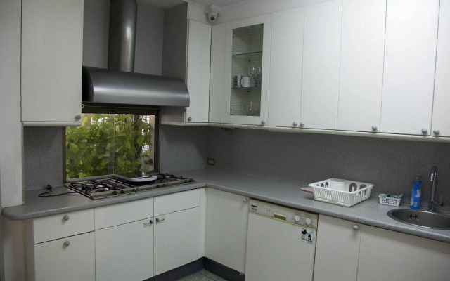 Sab House Caters To Women