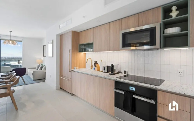 Stylish Apartments with Partial Ocean Views in Downtown