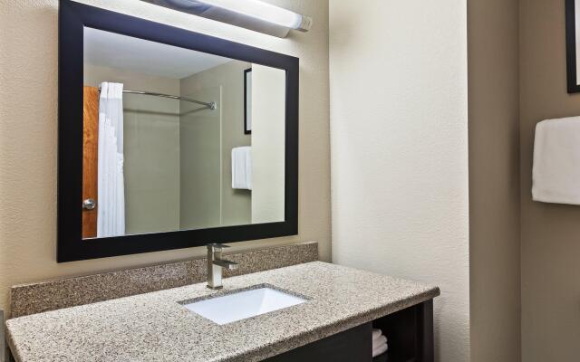 Holiday Inn Express and Suites Glenpool Tulsa Sout