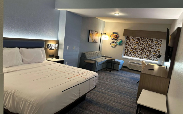La Quinta Inn & Suites by Wyndham Macon West