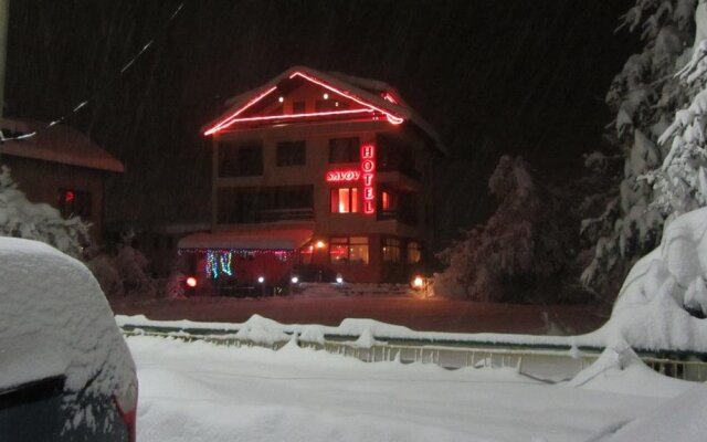 Family Hotel Savov