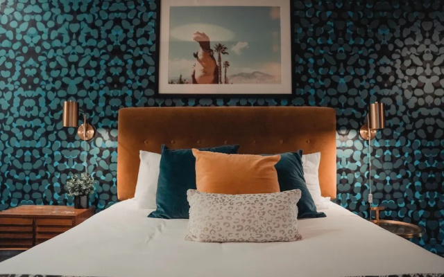 Reunion Hotel