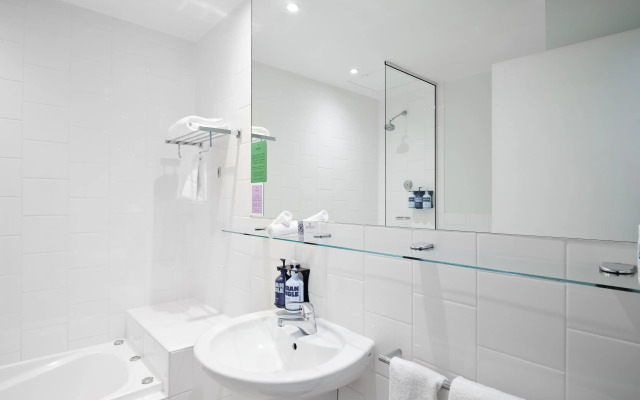 Saint Kilda Beach Hotel (formerly Rydges St Kilda)