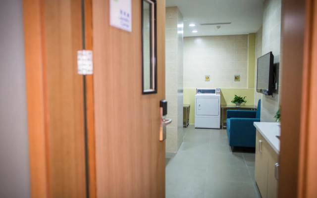 Holiday Inn Express Shanghai Pujiang by IHG