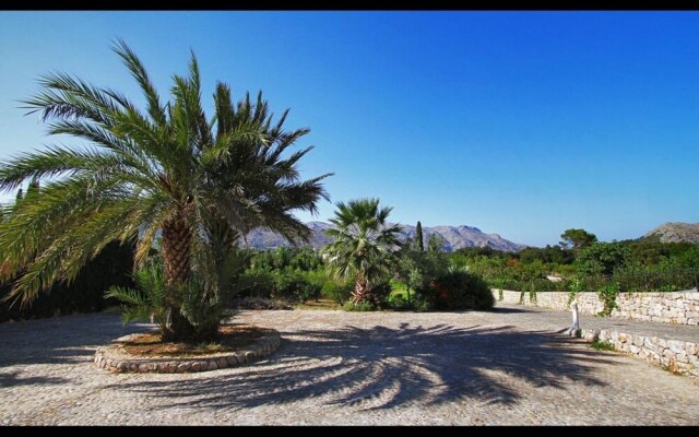 Villa - 4 Bedrooms with Pool - 103187