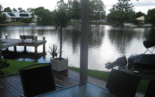 Noosa Entrance Waterfront Resort