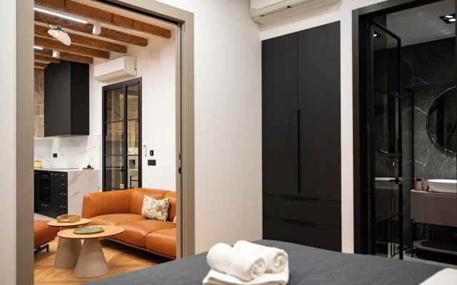 Santa Croce Suite by DuHomes