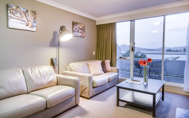 Horizons Lake Jindabyne