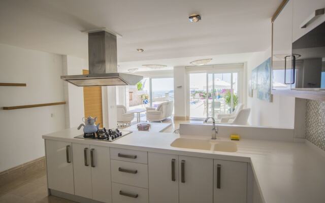 Villa Motion 1 by Akdenizvillam