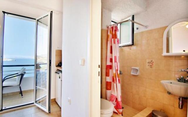 Isadora Apartments