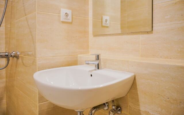 Cozy and Functional Studio Apartment at Springwood Residence