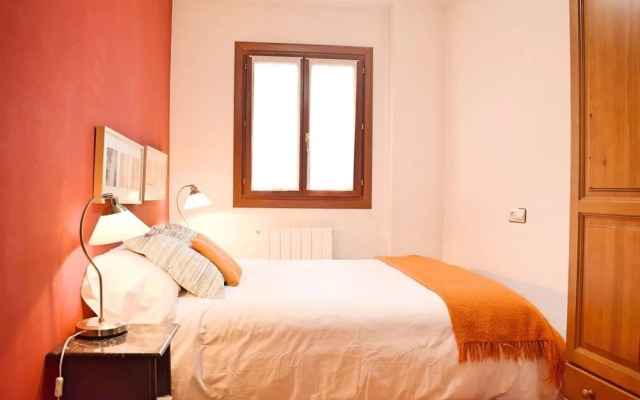 Arás Home. Gran Cocina, Terraza y Garaje