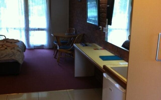 Tooleybuc Club Motor Inn