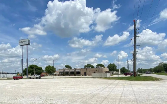 Baymont Inn & Suites Litchfield