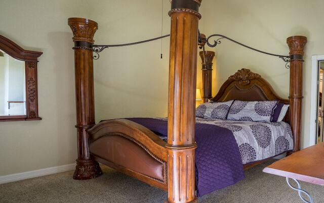 Canyon Lake Condos - Lakeview Vacation Rentals