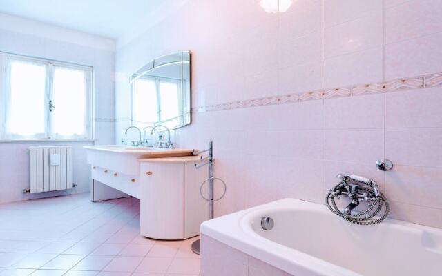 Villa Vallocchia - sleeps 18. Exclusive pool/grounds. Spoleto 10 mins. Rome 1 hr