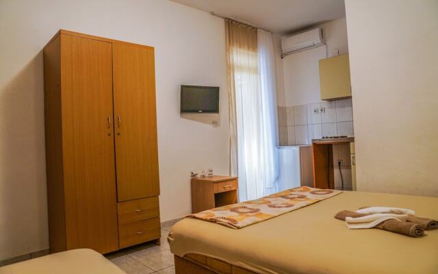 Anel Apartments