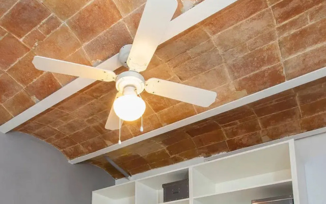 Colour PoP Fira 1 Apt By Myrentalhost