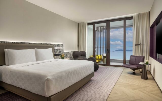 Hualuxe Sanya Yalong Bay Resort