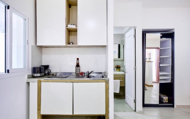 New & Modern Apartment Close to the Beach