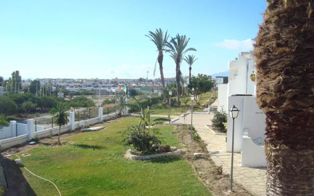 Impressive Apartment With Terrace and two Rooms, AC and Pool