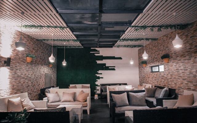 Platinum Cocotiers Hotel