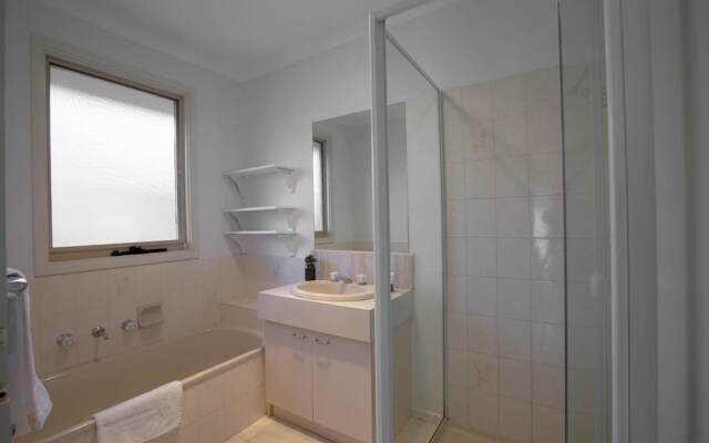 Comfy Beautiful House in Epping