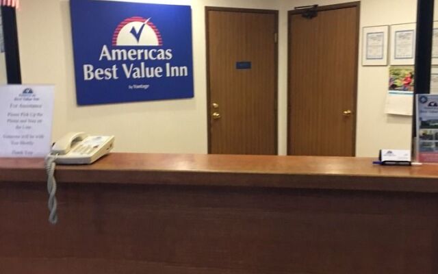 Americas Best Value Inn- Lake Mills