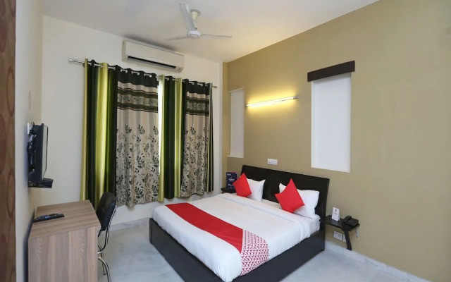 Lakshmi Residency By OYO Rooms
